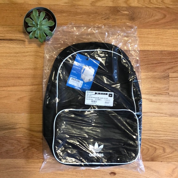 Adidas Originals Santiago Backpack NWT - Picture 2 of 7